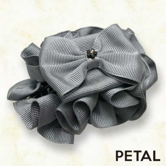 グログランフリルをあしらったリボンクリップ お花付き【PETAL MARKET】
