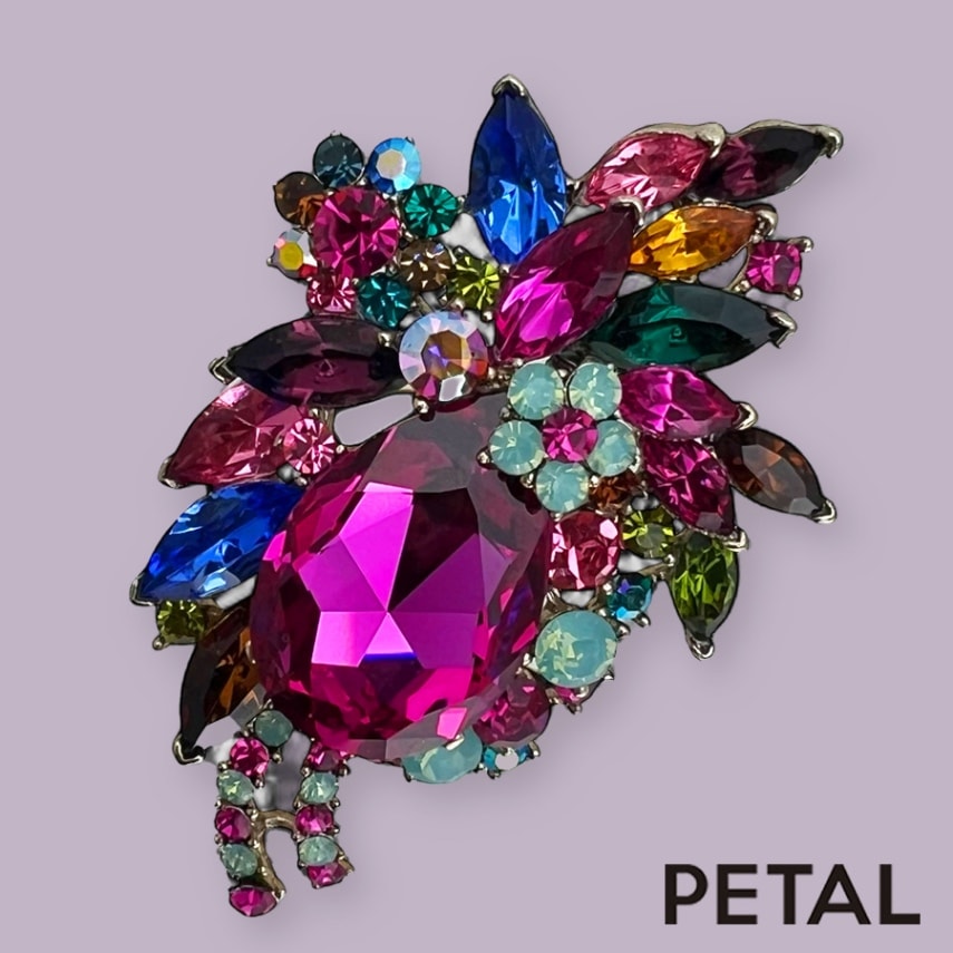 カラフルな王妃の花束ブローチ【PETAL MARKET】