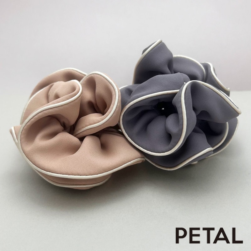 パイピングが綺麗 シュシュ マッシュ 【PETAL MARKET】