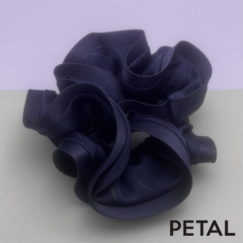 ボリューム綺麗めトラッドラインいり シュシュ ラバー 【PETAL MARKET】