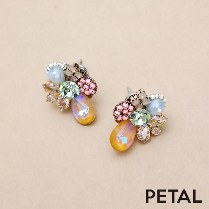 PETAL MARKET | アクセサリー | お花と淡水パールのピアス・セリーヌ