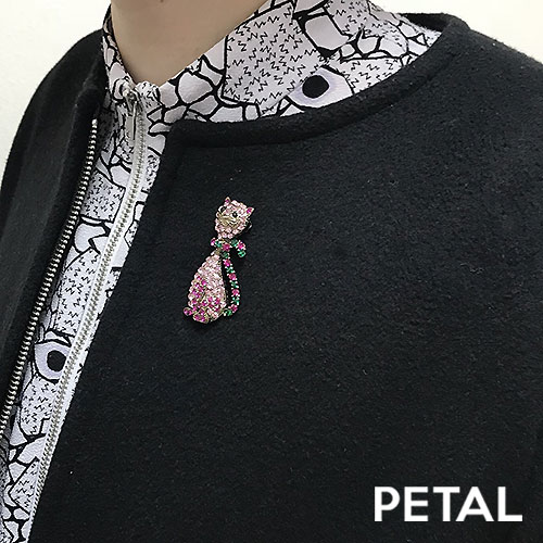 おしゃまなネコがやってきたブローチ【PETAL MARKET】　