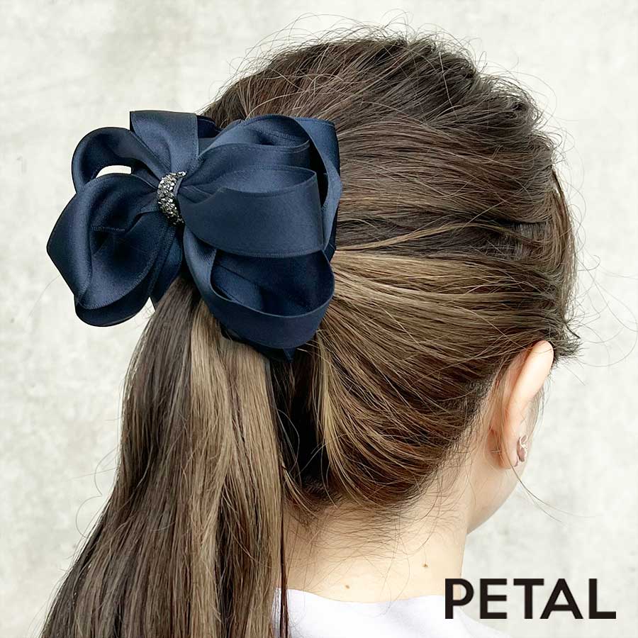 品のあるビジューをあしらったドレープリボンクリップL【PETAL MARKET】