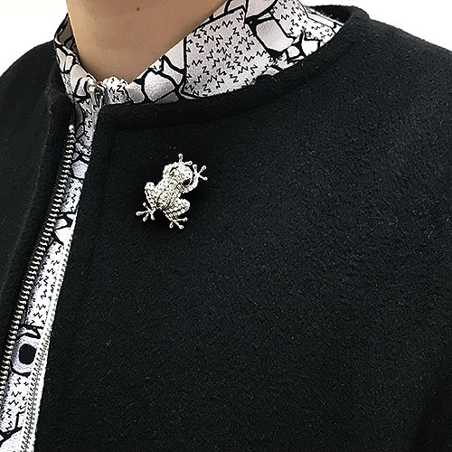 ケロッケロッいつもご機嫌なカエルブローチ【PETAL MARKET】　