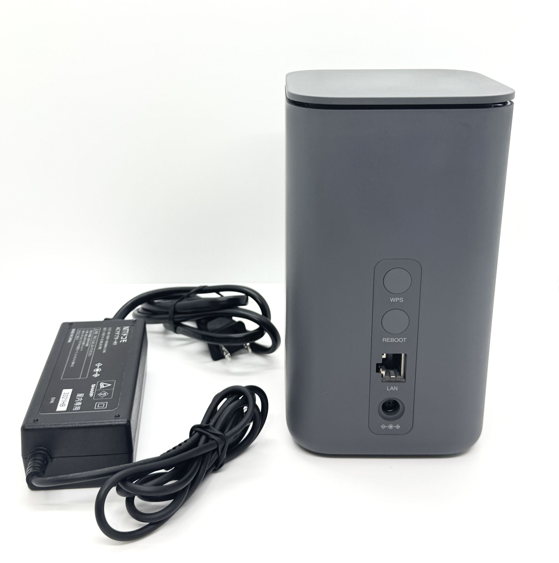 docomo  5G ルーターHR01【12/29値下げ】 中古品] docomo home 5G HR01 [ダークグレー] 受信時最大4.2Gbpsの5G