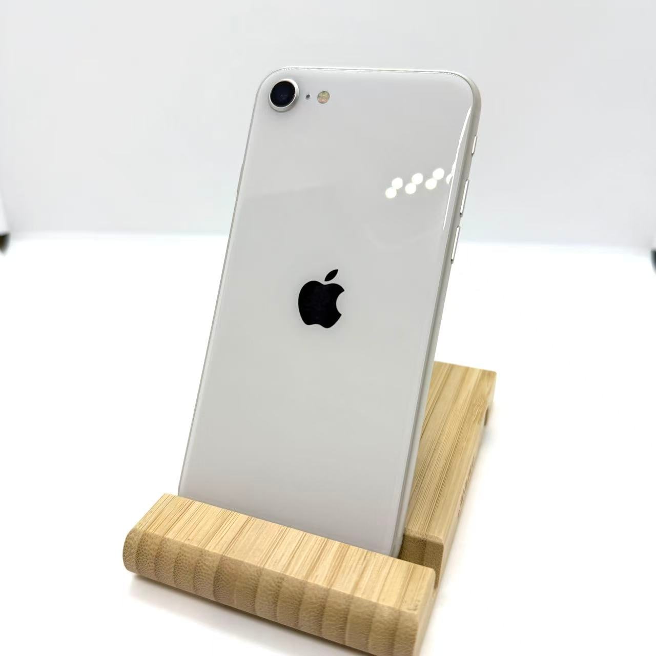 iPhone SE (第3世代) 中古一覧｜SIMフリー・キャリア - 価格.com