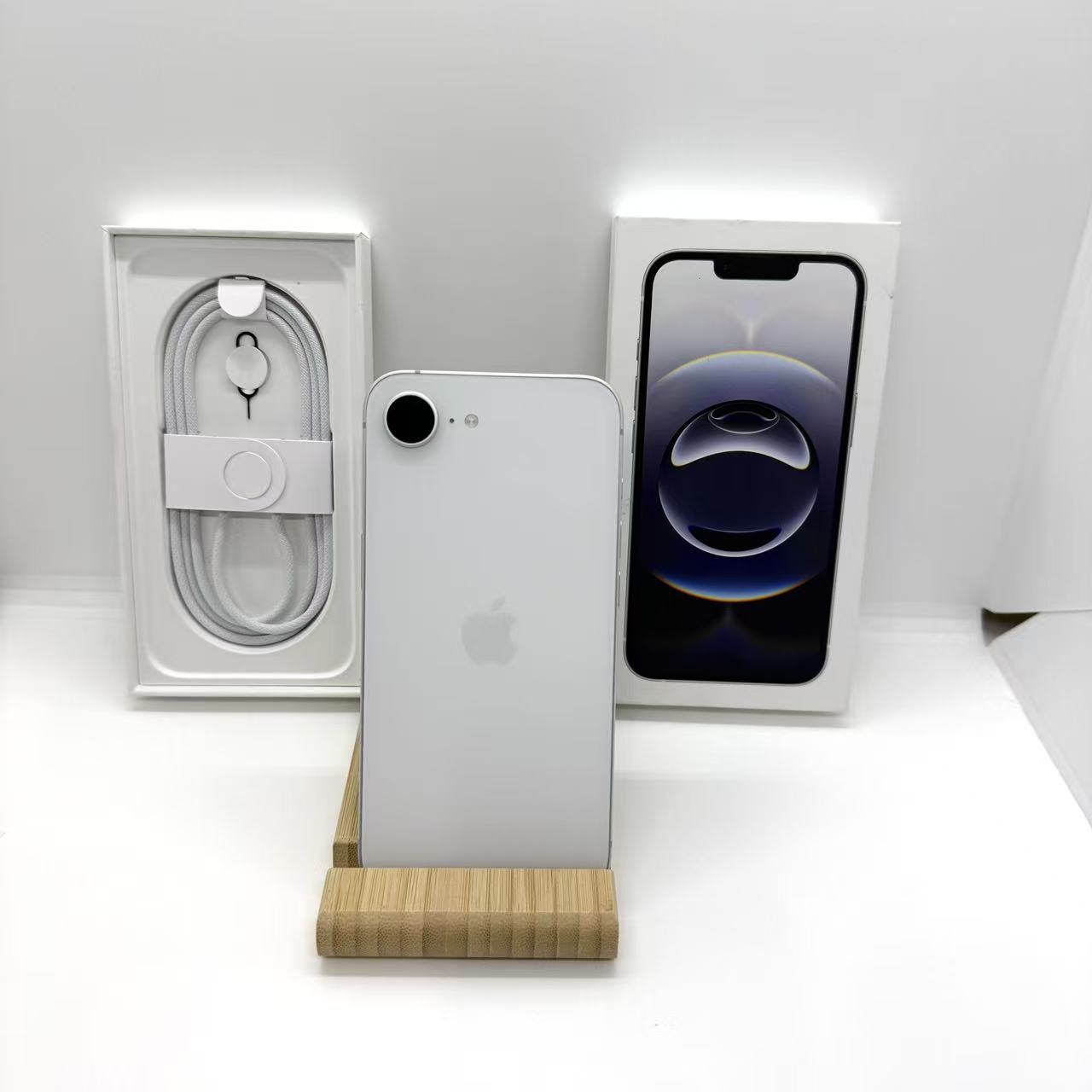 iPhone 11 128GB SIMフリー箱イヤホン付き（ACアダプタ無し） 箱あり