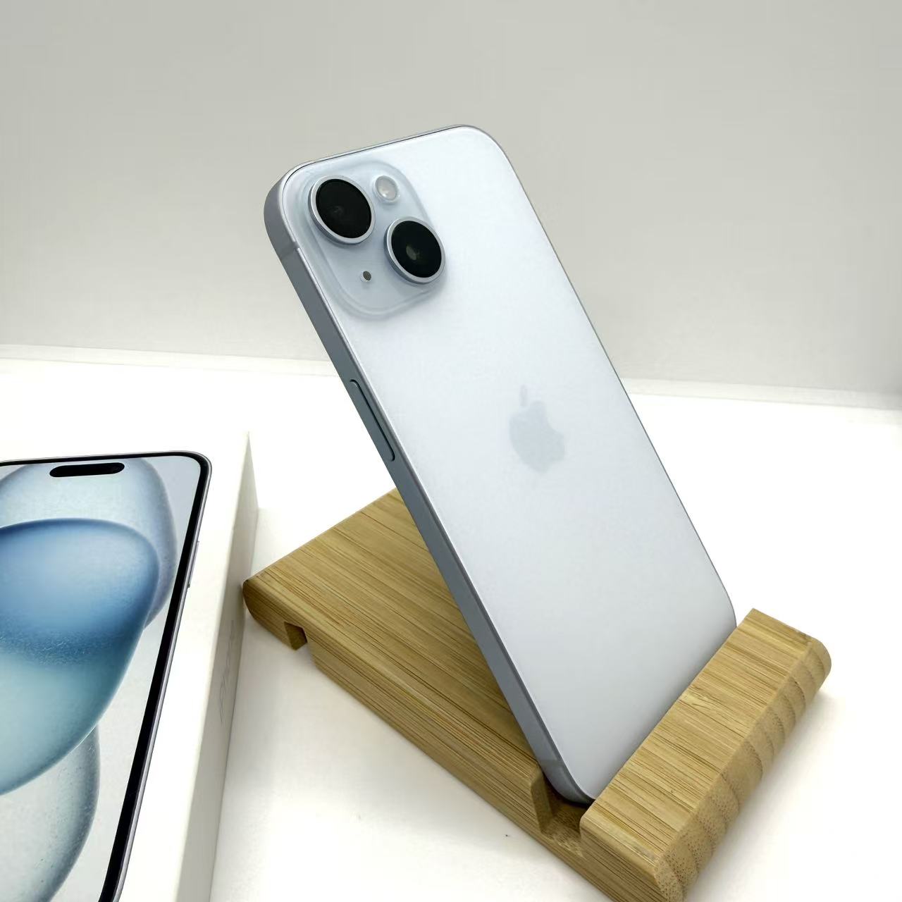 Aランク」SIMフリー iPhone 15 128GB [ブルー] 本体 電池99% | Outlet