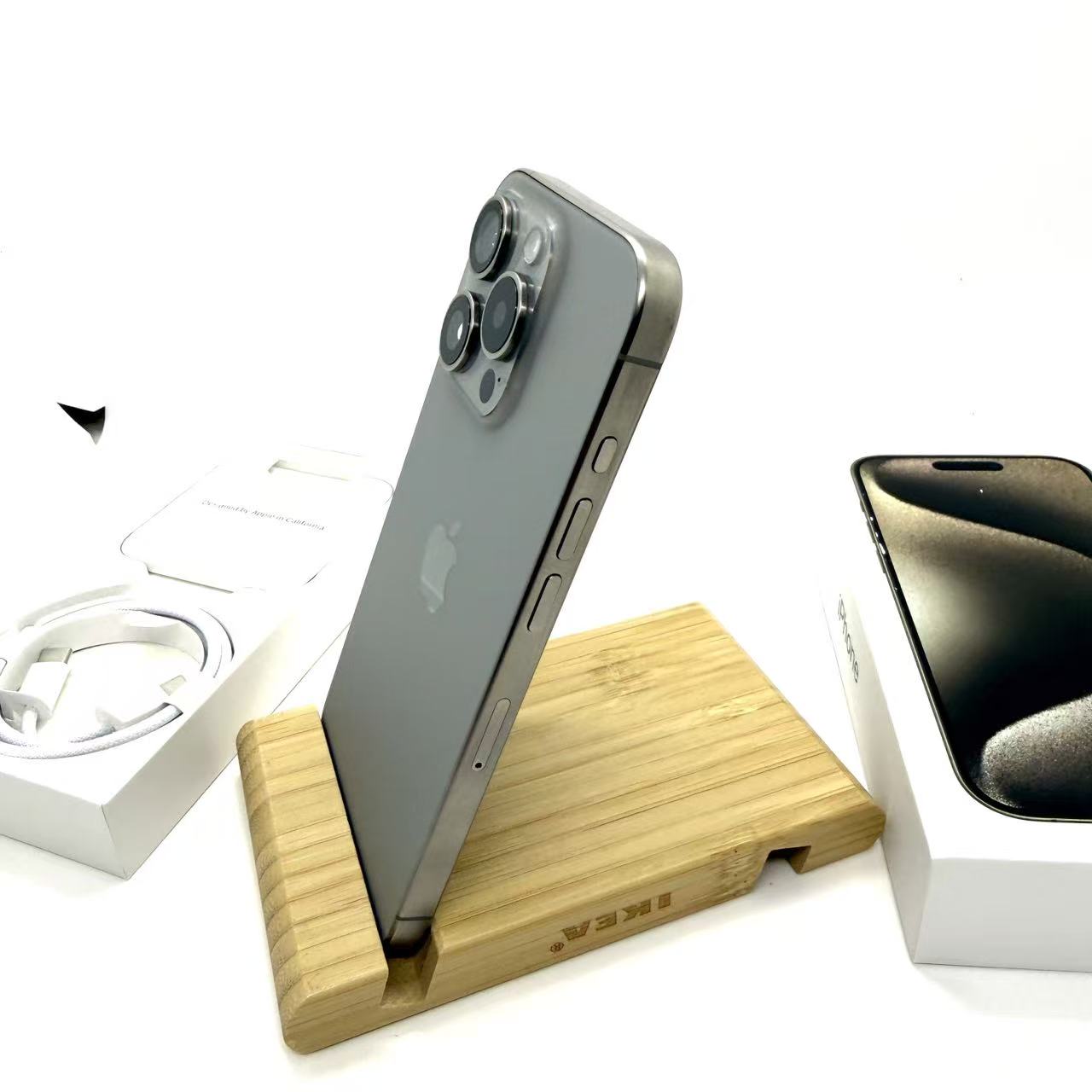 iPhone 15 Pro 128GB SIM�t���[ [�i�`�������`�^�j�E��]�̐��i�摜2