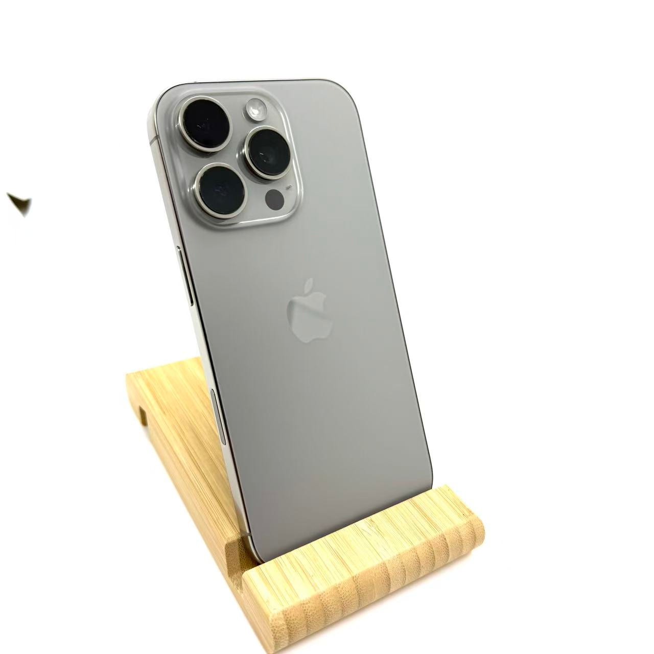 iPhone 16 Pro 256GB SIM�t���[ [�i�`�������`�^�j�E��]�̐��i�摜2