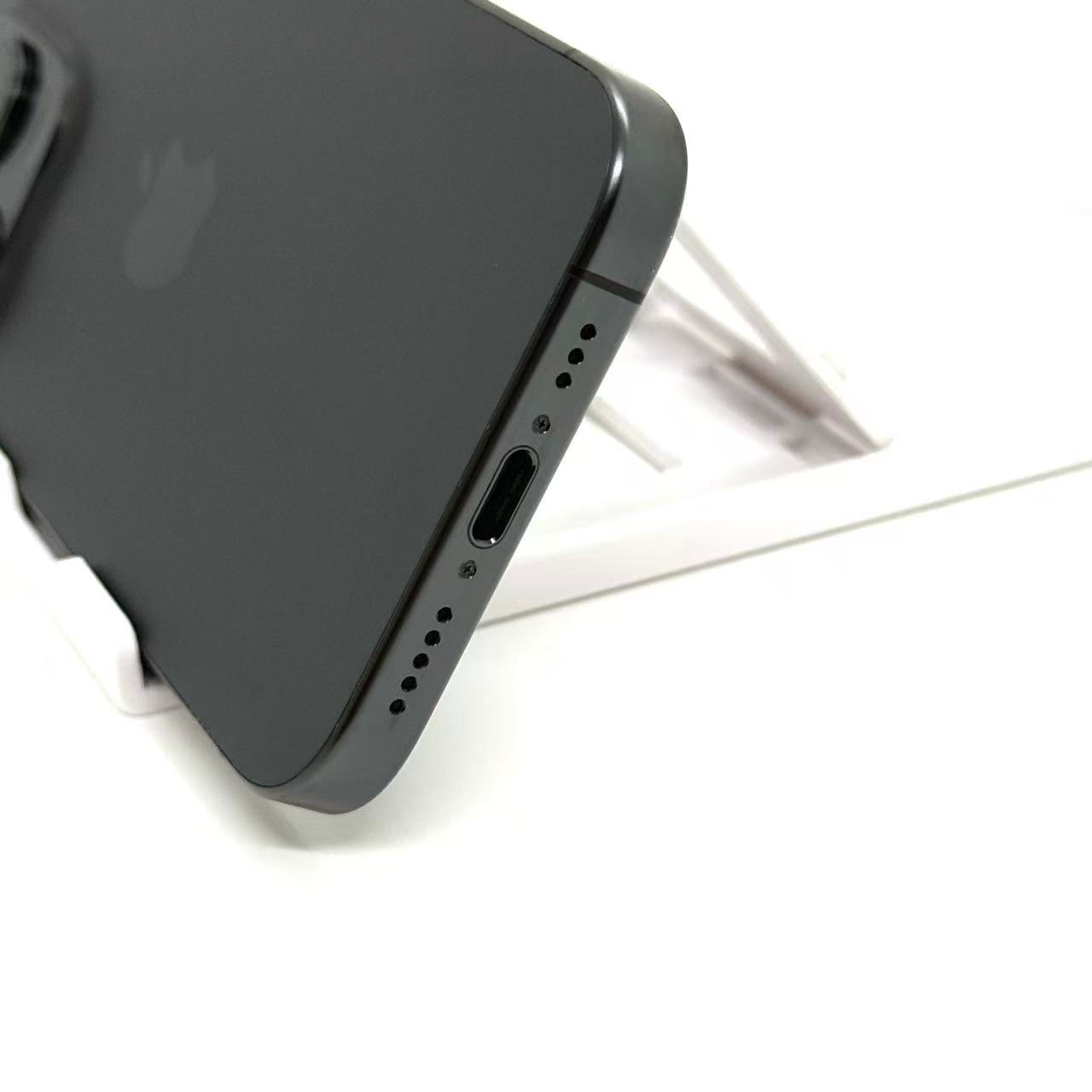 Aランク]SIMフリー iPhone 15 Pro 128GB [ブラックチタニウム] 電池