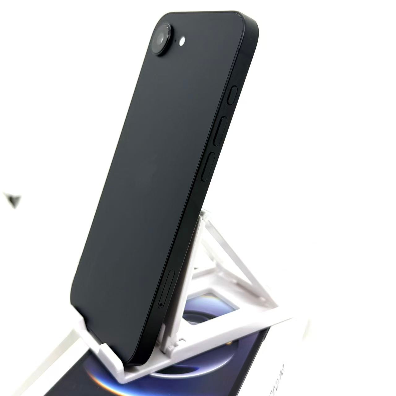 外観Aランク」SIMフリー iPhone 16e 128GB [ブラック] 本体 電池最大