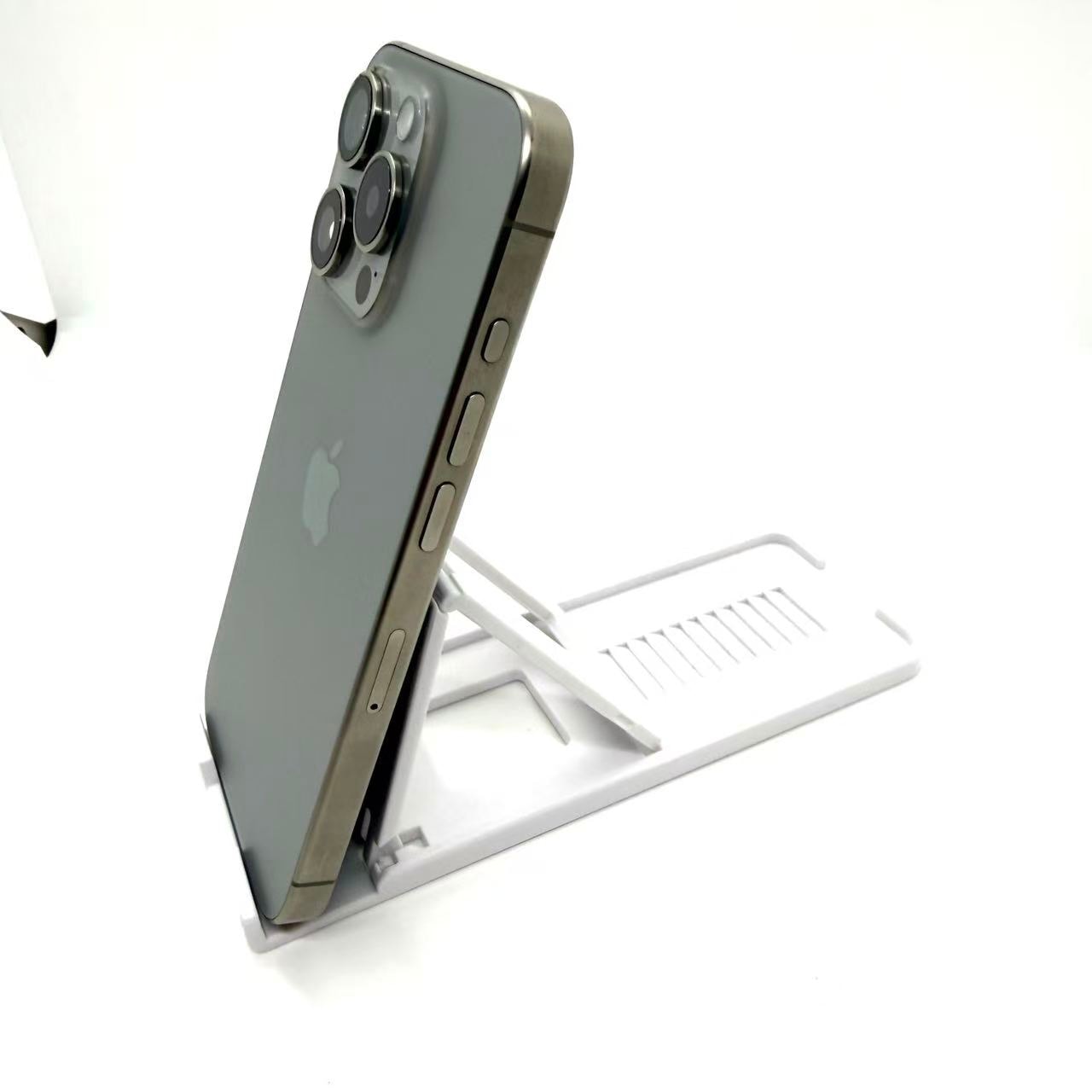 iPhone 15 Pro 128GB SIM�t���[ [�i�`�������`�^�j�E��]�̐��i�摜3