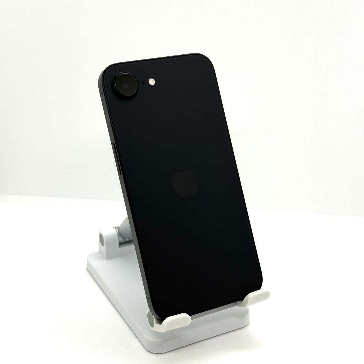 Aランク」SIMフリー iPhone 16e 128GB [ブラック] 本体 電池最大容量
