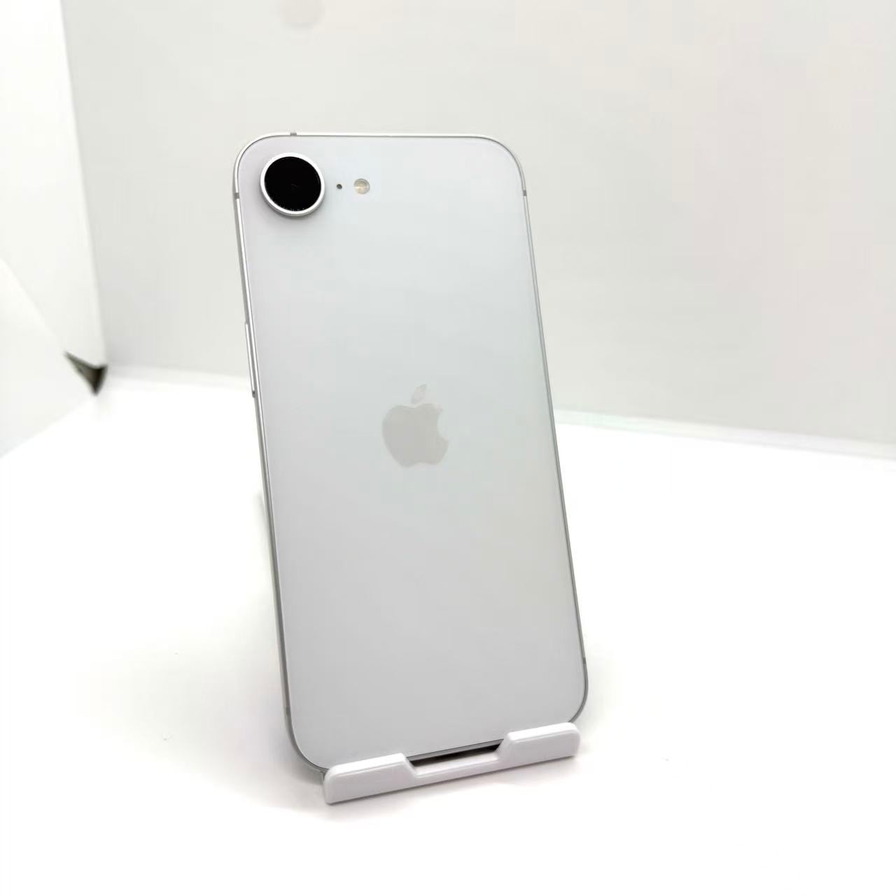 新品」SIMフリー iPhone 16e 128GB [ホワイト] MD1R4J/A 本体