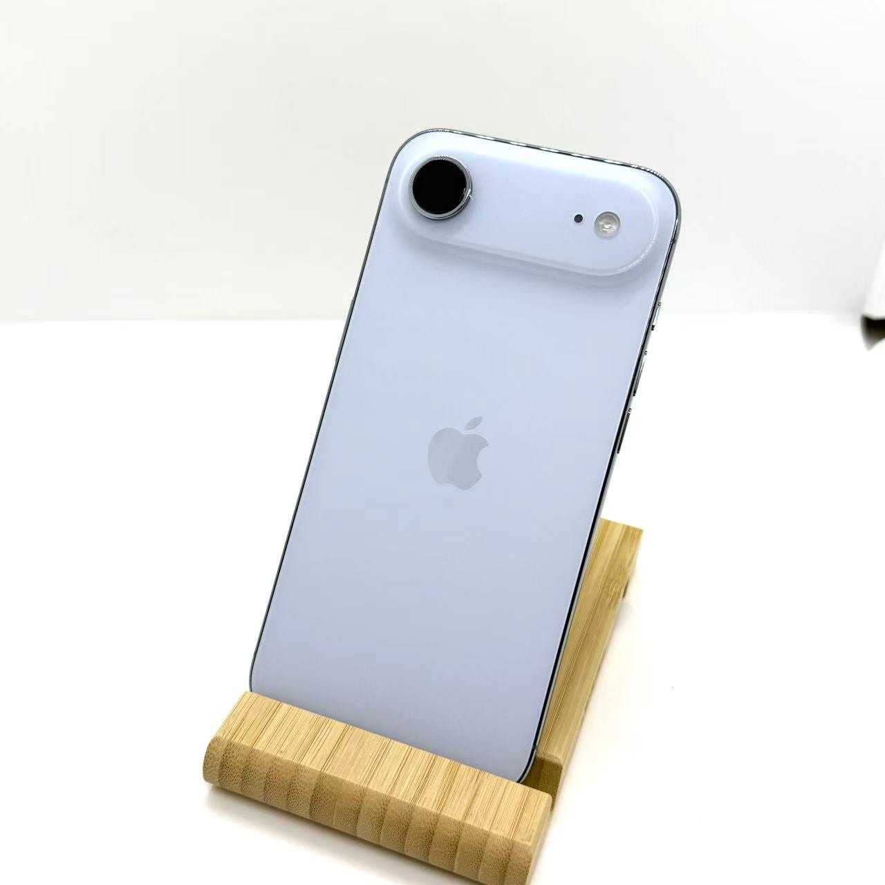 c*c様 iPhoneAir 256GB スカイブルー バッテリー100%ケース c*c様 iPhoneAir 256GB スカイブルー バッテリー100%ケースの通販はau