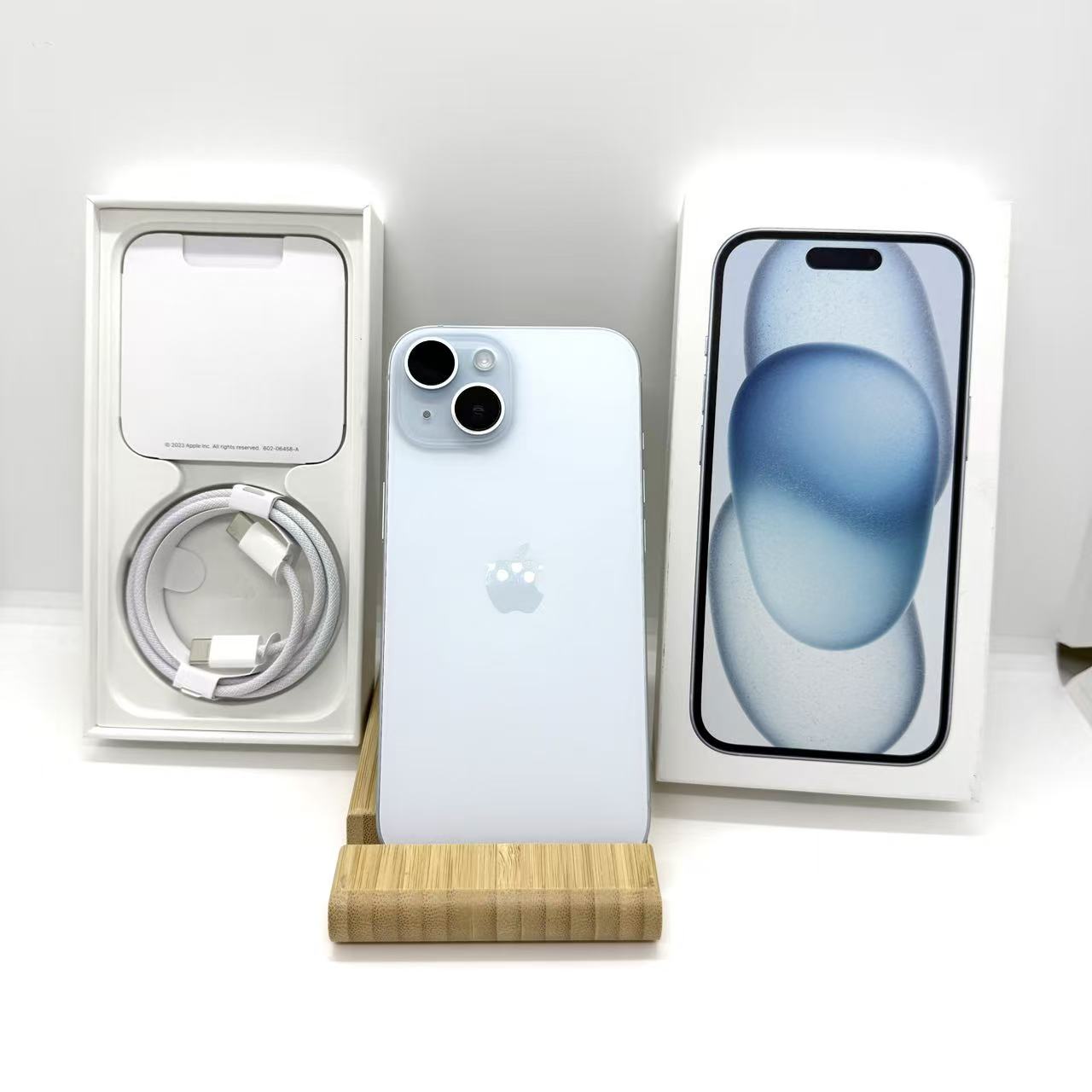 中古品Aランク」SIMフリー iPhone 15 128GB [ブルー] 本体 3M420J/A