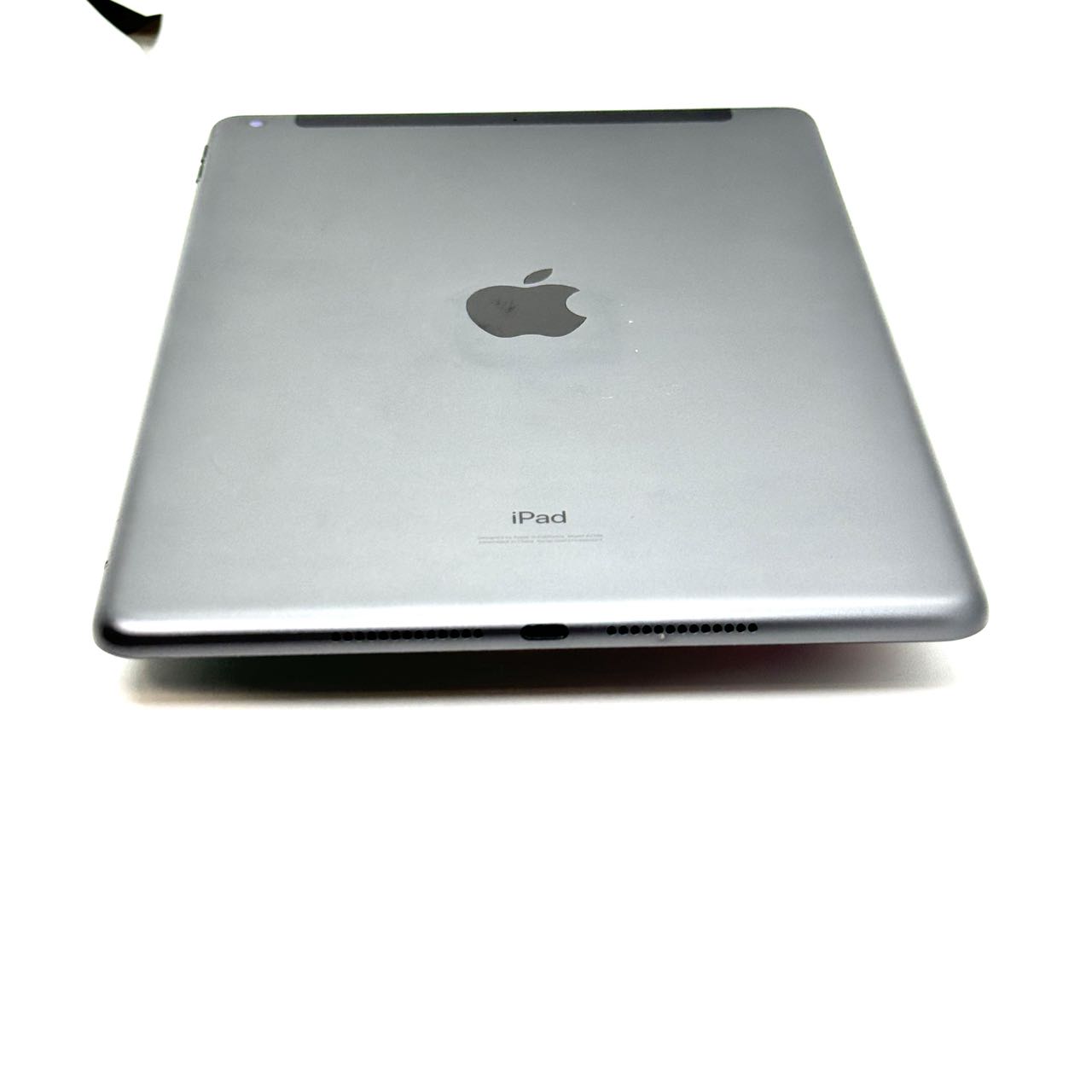 中古品]iPad 10.2インチ 第7世代 Wi-Fi+Cellular 32GB 2019年秋モデル