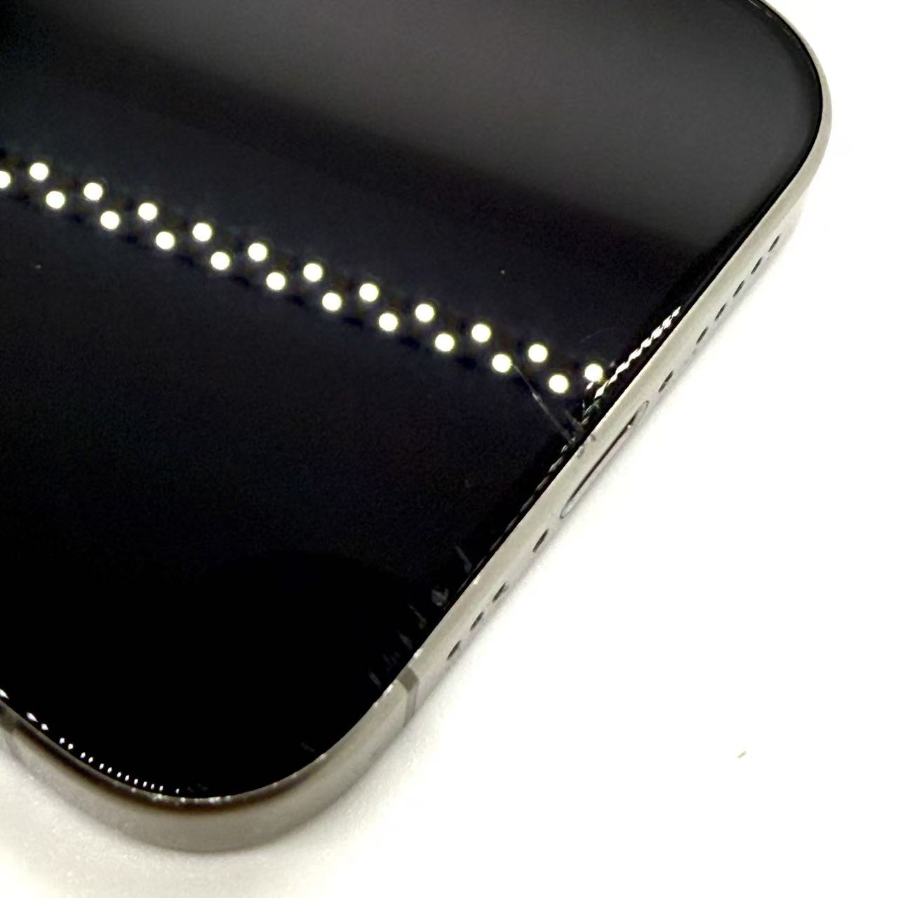Bランク」SIMフリー iPhone 15 Pro 128GB [ナチュラルチタニウム