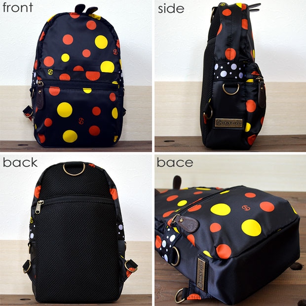 シルエットがくずれにくいように全体の表生地と裏生地の間に
クッション素材を入れているので、中に物をたくさん入れても
キレイなシルエットでお使いいただけます！