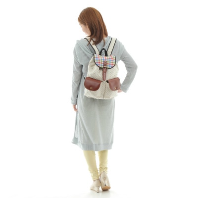 大きくも小さくもない、ちょうどいいサイズ感のリュックサックです。