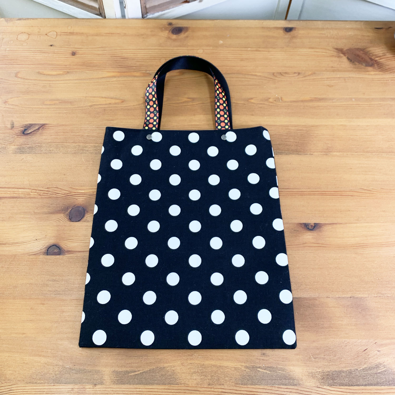 【水玉ドットシンプルトート】＜コスモブラック＞　A４トート　レッスンバッグ　おでかけ　お散歩バッグ　カラフルドット