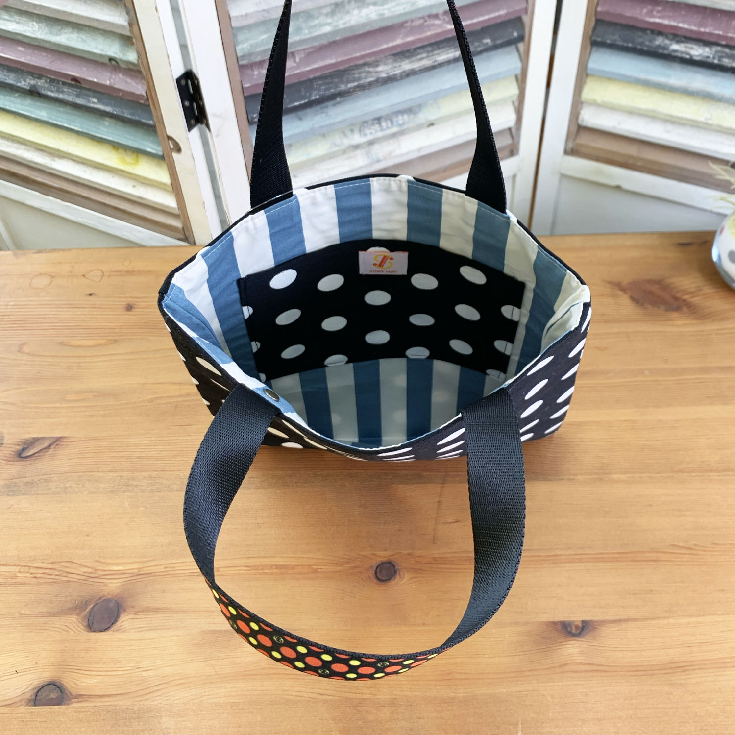 【水玉ドットシンプルトート】＜コスモブラック＞　A４トート　レッスンバッグ　おでかけ　お散歩バッグ　カラフルドット