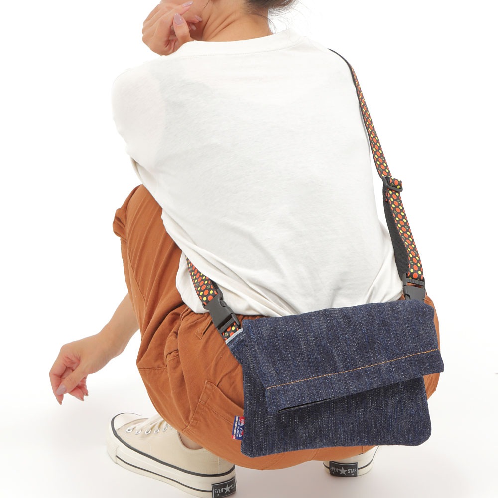 〈TONYstyle〉2WAYサコッシュバッグ＜岡山デニム＞（インディゴデニム）サコッシュ デニムサコッシュ ショルダーバッグ ウエストバッグ 薄マチ 口折れバッグ 岡山・井原デニム 軽量 赤耳デニム セルビッチデニム デニムバッグ 紺色 藍色