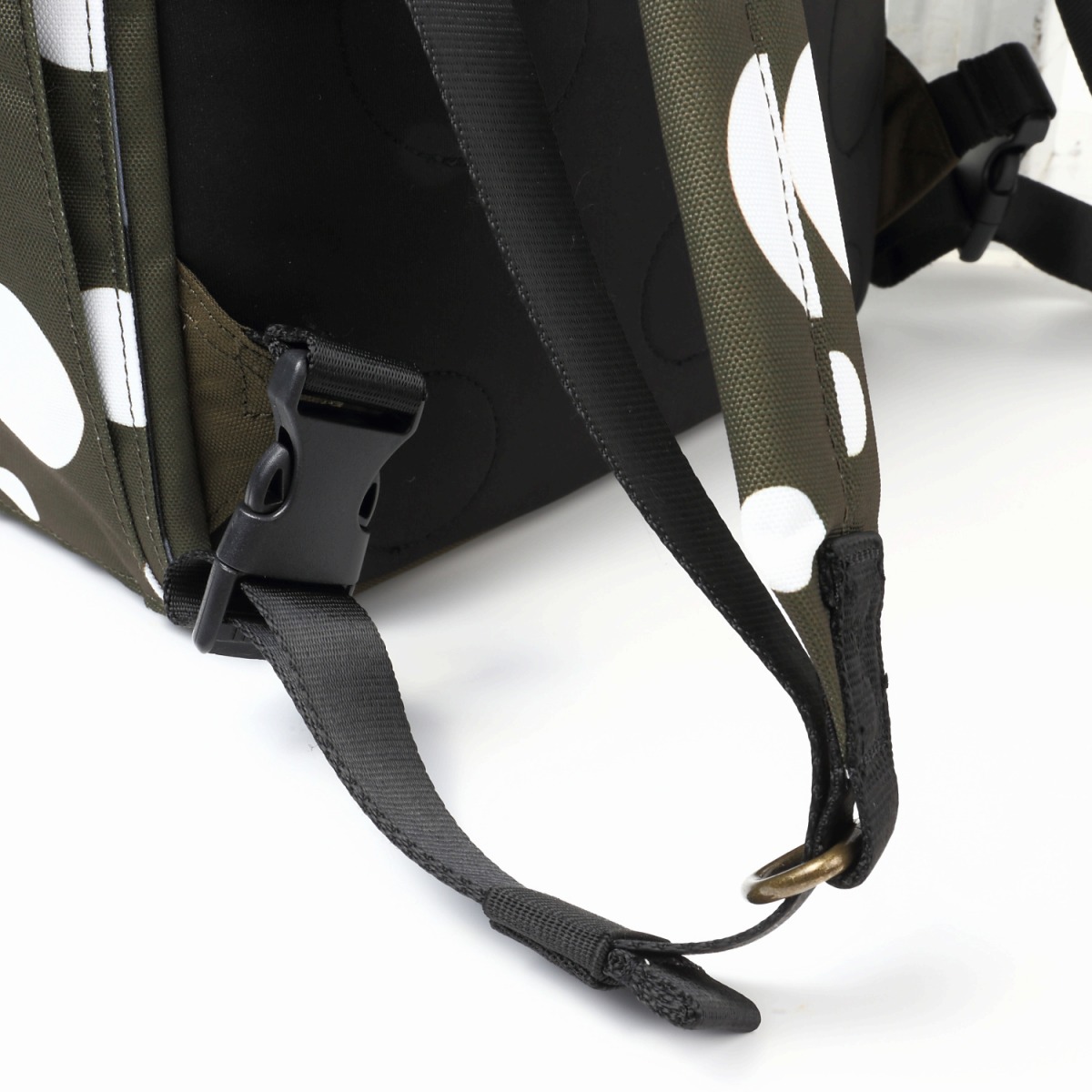 【実用新案特許取得】〈TONYstyle〉ぴたっリュック＜水玉カーキ＞ 疲れないリュック 姿勢が良くなるリュック ズレないリュック ずれないリュック リュックサック 軽量 疲れにくい 姿勢が良くなる 水玉柄 ドット柄 撥水加工 バッグ