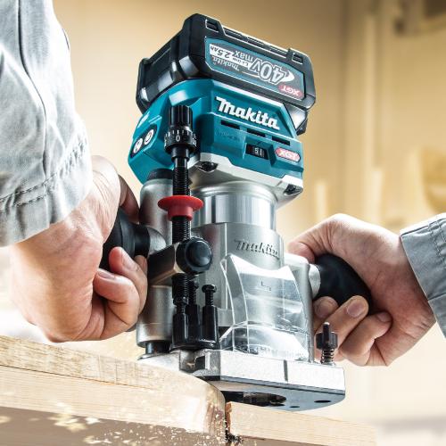 マキタ　40Vmax　充電式トリマ（プランジベース仕様） RT002GZ　本体のみ（充電池・充電器別売）