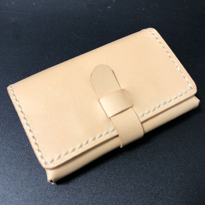 ヌメ革のカードケース(名刺入れ)