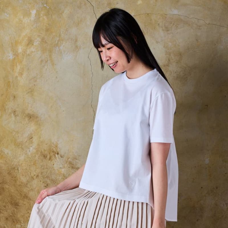 シルクの様な光沢と風合い【バックギャザープリーツTシャツ】