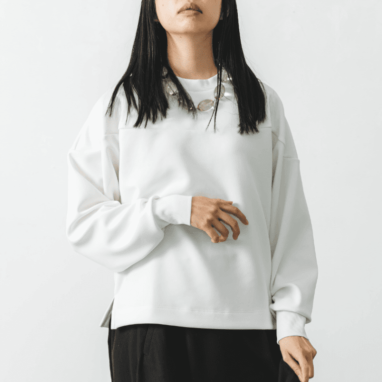 機能性も抜群の肌想いの素材【ダンボールトレーナー】