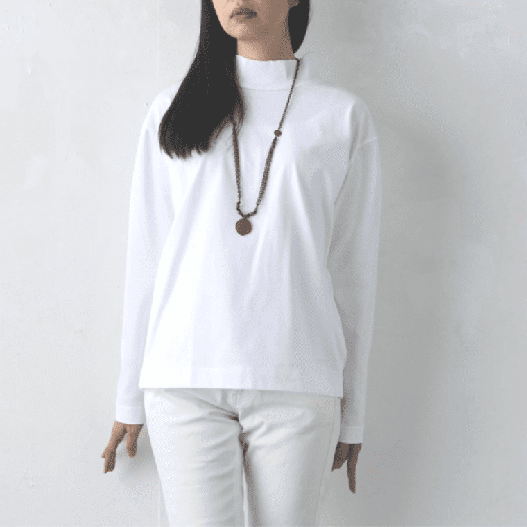 ゆったりとした着心地【モックネックTシャツ】