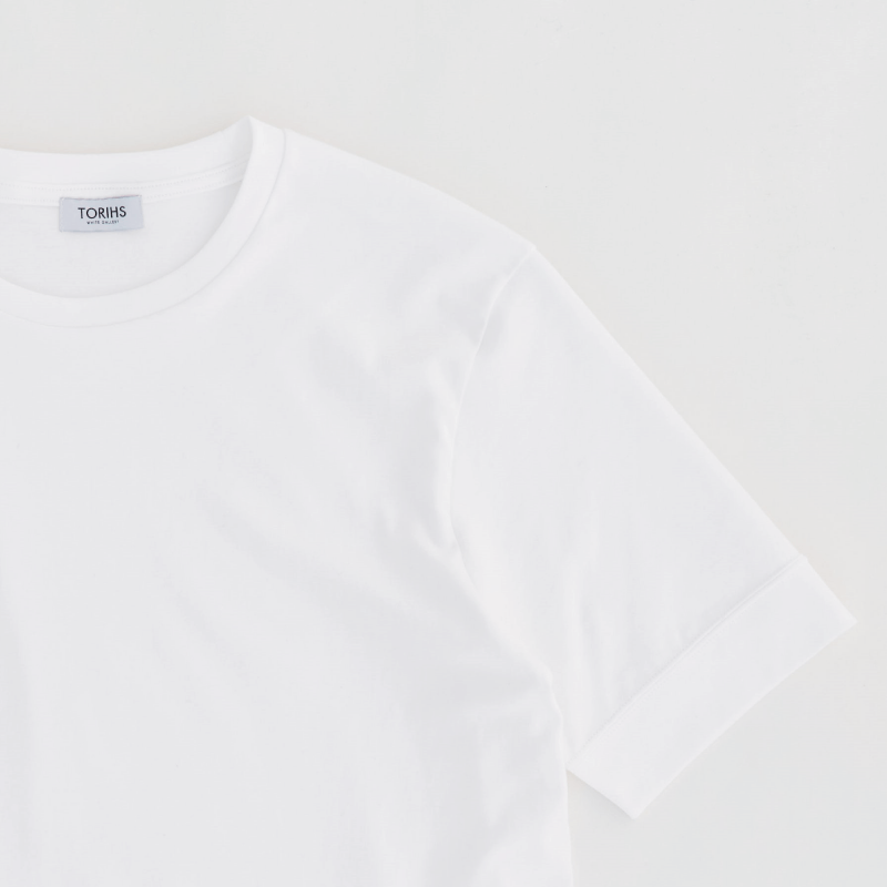 ドット柄のパフスリーブで大人可愛い【パフスリーブTシャツ】