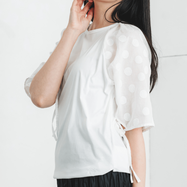 ドット柄のパフスリーブで大人可愛い【パフスリーブTシャツ】