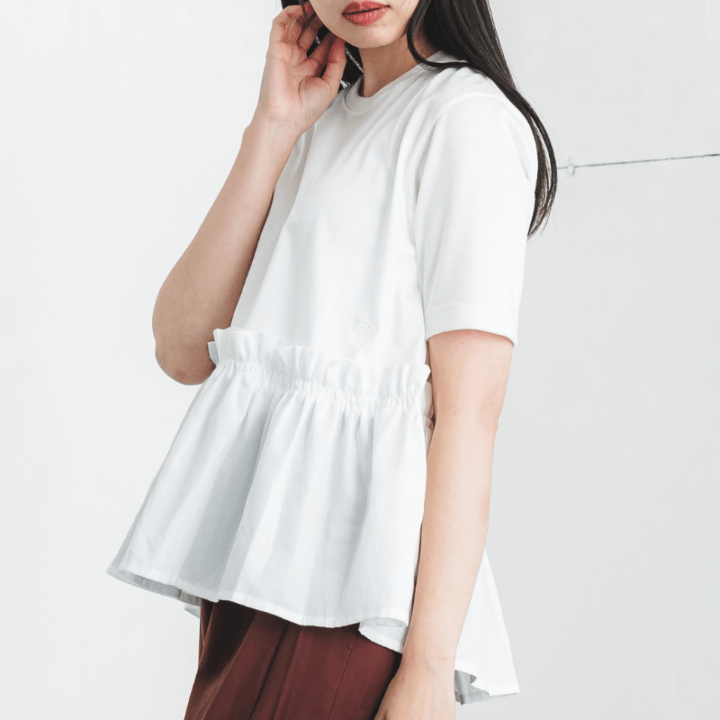 お腹、腰周りを上品にカバー【へプラムスコートTシャツ】