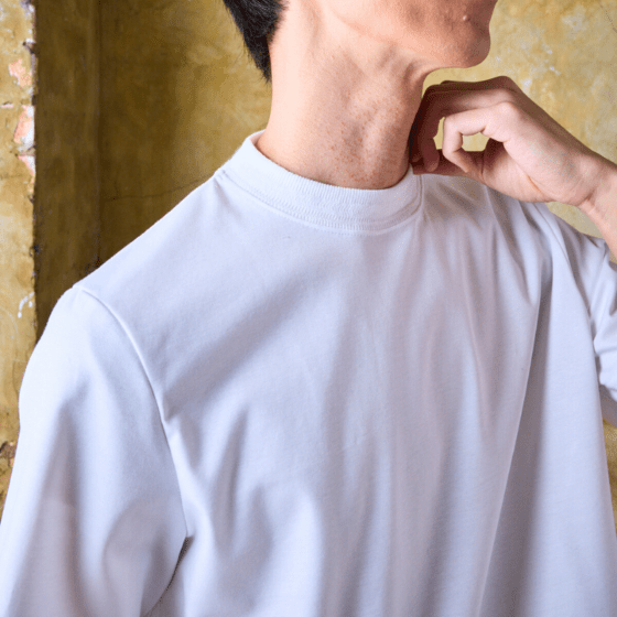 衿の柄で、品よく差をつける【ヘリンボーン柄ニット衿Tシャツ】レギュラーフィット