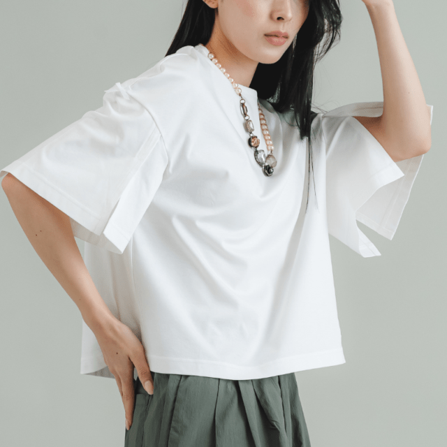 甘くなりすぎない、さりげない袖リボン【スリットスリーブ リボン 接触冷感T】