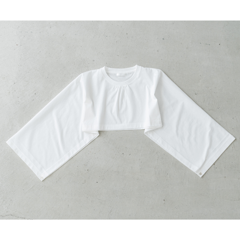 寒暖差を感じやすい肩を守る2way【ケープ付Tシャツ】