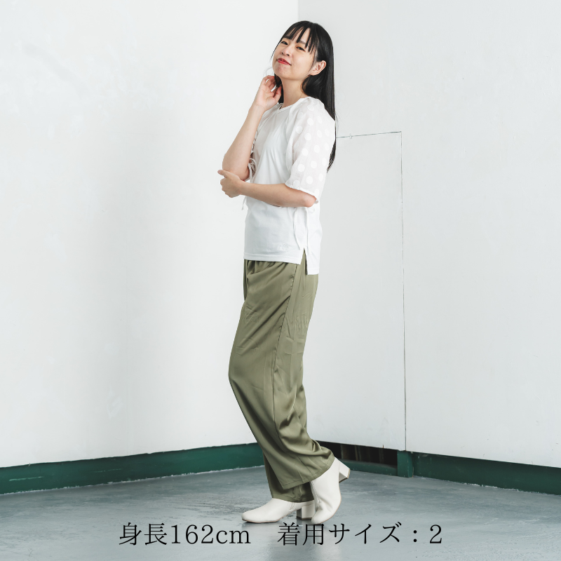 ドット柄のパフスリーブで大人可愛い【パフスリーブTシャツ】