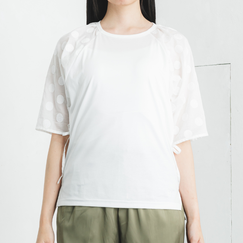 ドット柄のパフスリーブで大人可愛い【パフスリーブTシャツ】