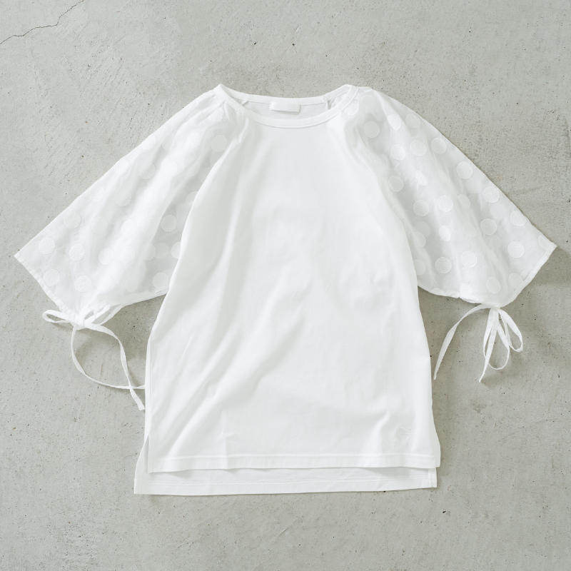 ドット柄のパフスリーブで大人可愛い【パフスリーブTシャツ】