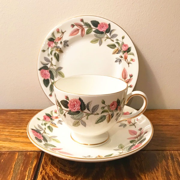 B＆G トリオ　カップ＆ソーサー、ケーキ皿 トリオ（カップ&ソーサー&ケーキ皿）WEDG WOOD | ティーウェア