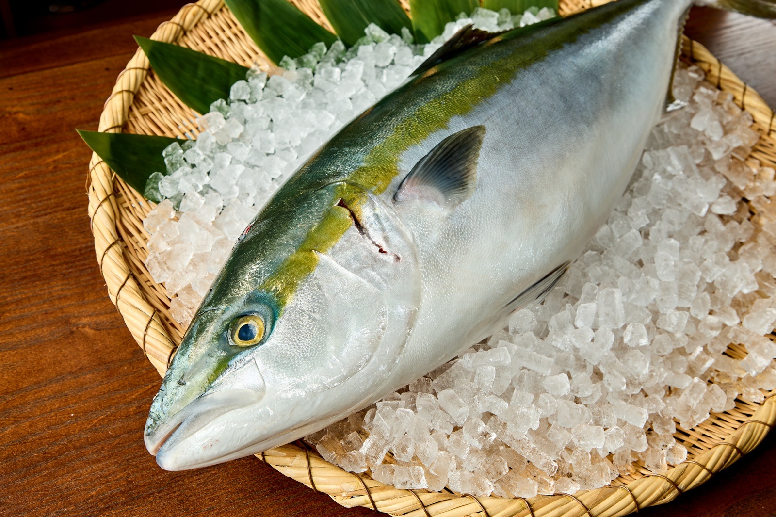 【愛媛県産】養殖ブリ　1本丸々5キロ前後