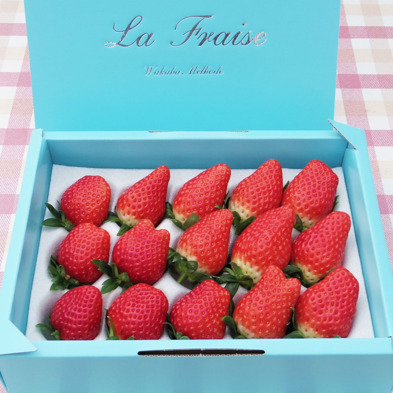 とっちき百貨店 鳥取いちご｜味くらべ1kg【章姫・とっておき】DX とみハウス ｜鳥取の