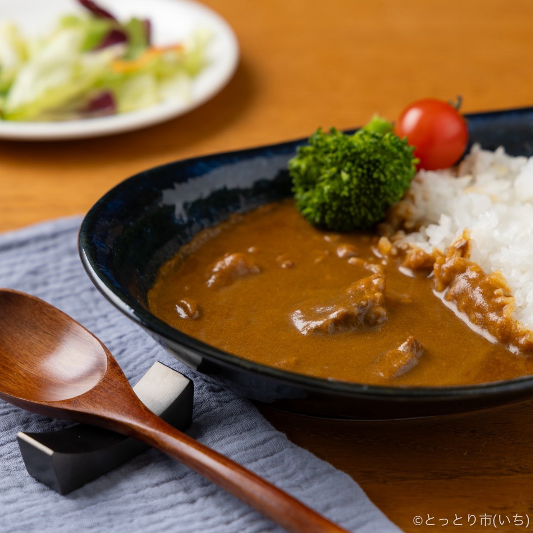 BEEF or CHICKEN〈初回限定出荷〉 新発売】沖縄もとぶ牧場 牛すじ煮込み 4-20箱選択可 | 黒糖 泡盛煮込み