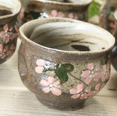 【益子焼】変形と凹みが手作り感たっぷり!さくらの小さめ煎茶カップ【単品1個】