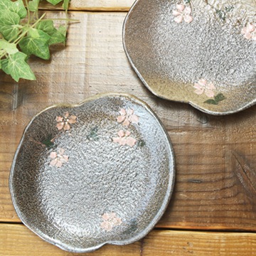 益子焼 益子焼 和食器 取り皿 ケーキ皿 たたら作り 変形 小さめ取り皿 さくら桜 炭化焼 単品1枚 すべての商品 益子焼 通販 益子焼窯元よこやま 益子焼 益子焼 和食器 取り皿 ケーキ皿 たたら作り 変形 小さめ取り皿 さくら桜 炭化焼 単品1枚 すべての商品 益子焼 通販 益子焼窯元よこやま