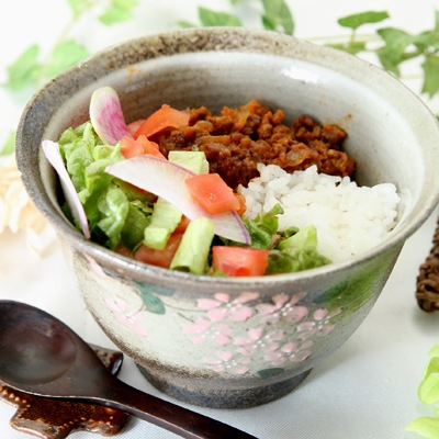 【益子焼】 小丼 深さのある さくら桜 丼物や麺類にも最適 開いた形 単品1個